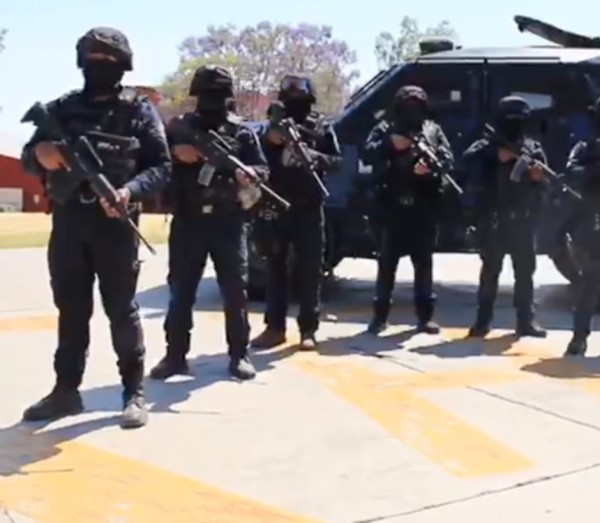 Detienen FSPE a 11 personas con casi mil dosis de droga