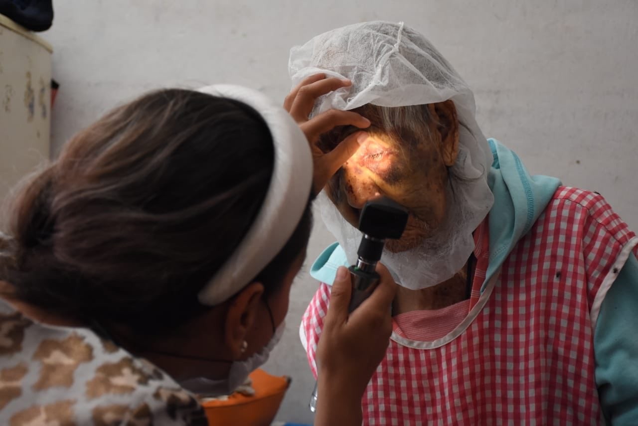 Denuncian supuesto maltrato a mujer de 105 años