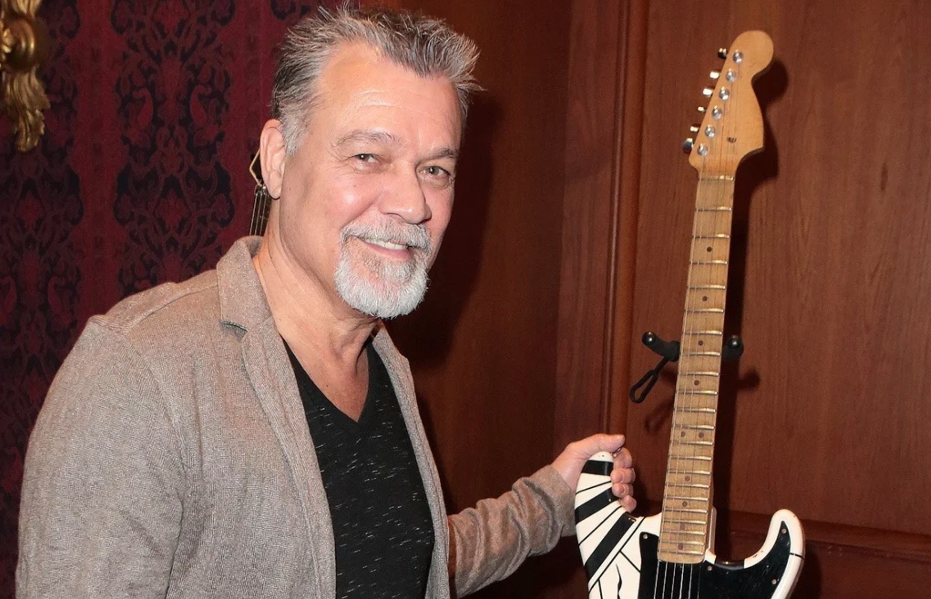 Muere Eddie Van Halen de cáncer