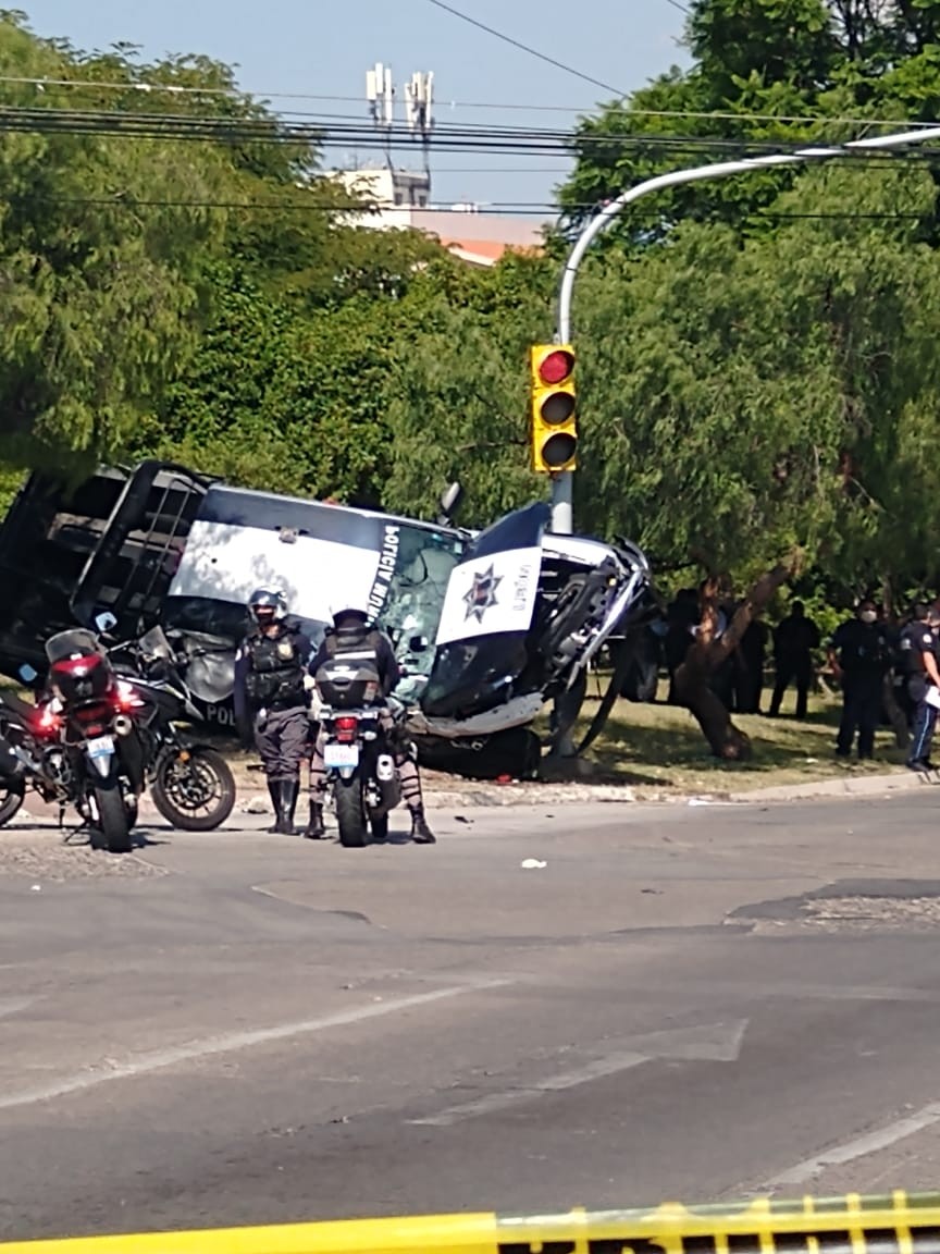 Choque de patrulla deja nueve lesionados