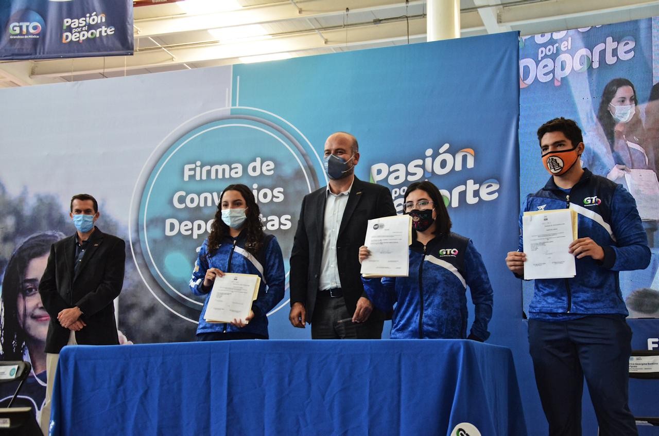 Firma Code convenio para becas deportivas