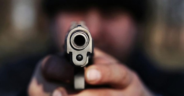 Matan a balazos a adulto mayor en su casa