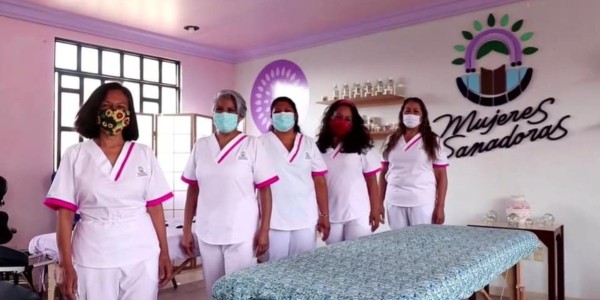 Ayudan a mujeres con marca colectiva 'Mujeres Sanadoras'