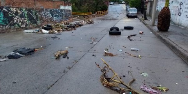 Aplica SIAP 68 multas de cortesía por no barrer el frente de casa o negocio