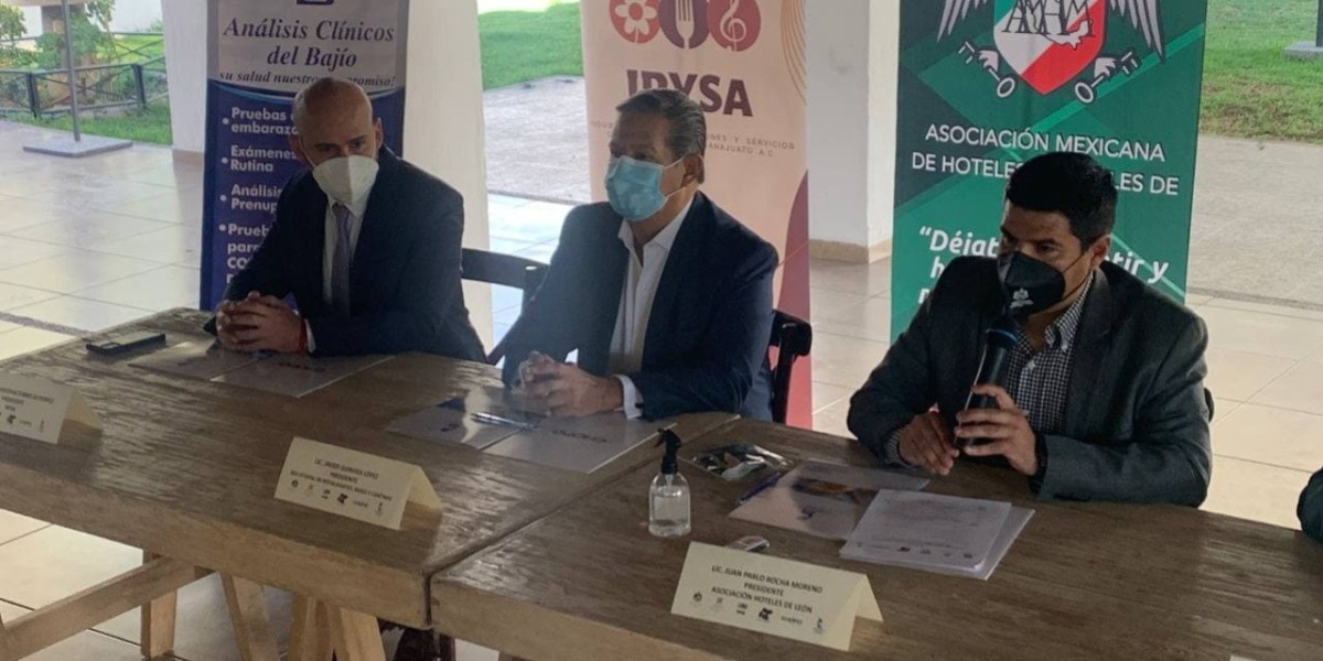 Firman convenio para hacer descuento en pruebas covid-19 en hoteles, bares, restaurantes y salones