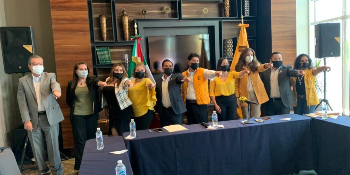 Presenta PRD a candidatos en municipios