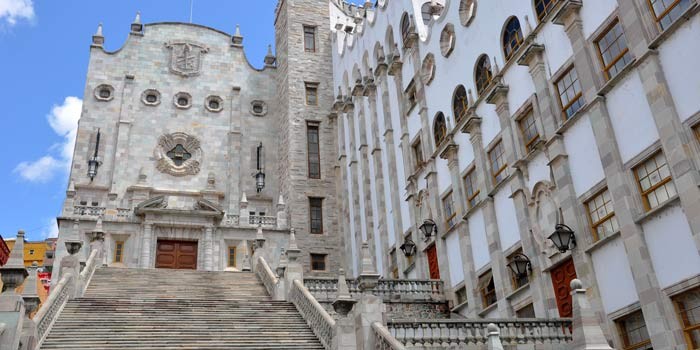 UG prevé retorno gradual y progresivo con un esquema híbrido