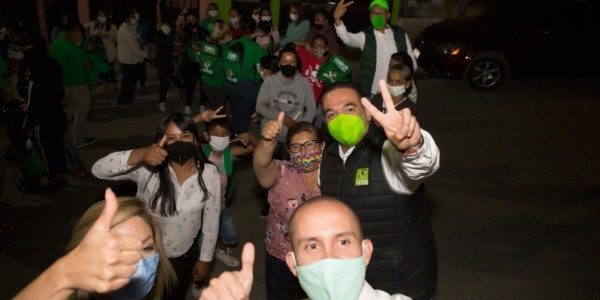 Promete Contreras apoyar a mujeres violentadas y madres adolescentes
