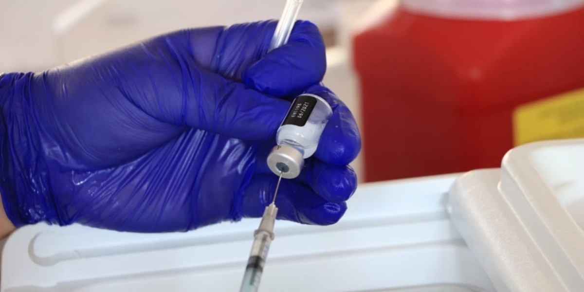 El riesgo cero por vacuna no existe: infectólogo