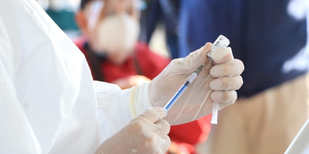 Anuncian vacunación el martes para personas de 40 a 49 años