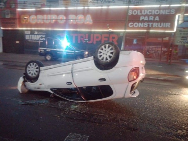 Se registra triple choque y doble volcadura en bulevar Aeropuerto