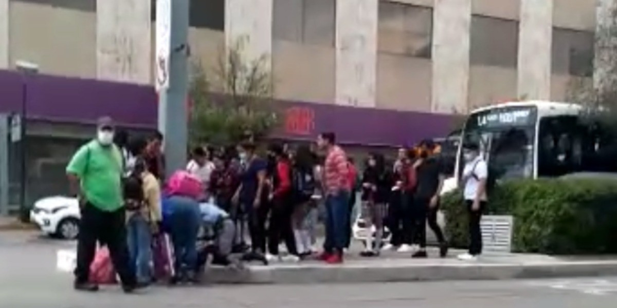 Atropella 'oruga' a estudiante en la Zona Centro