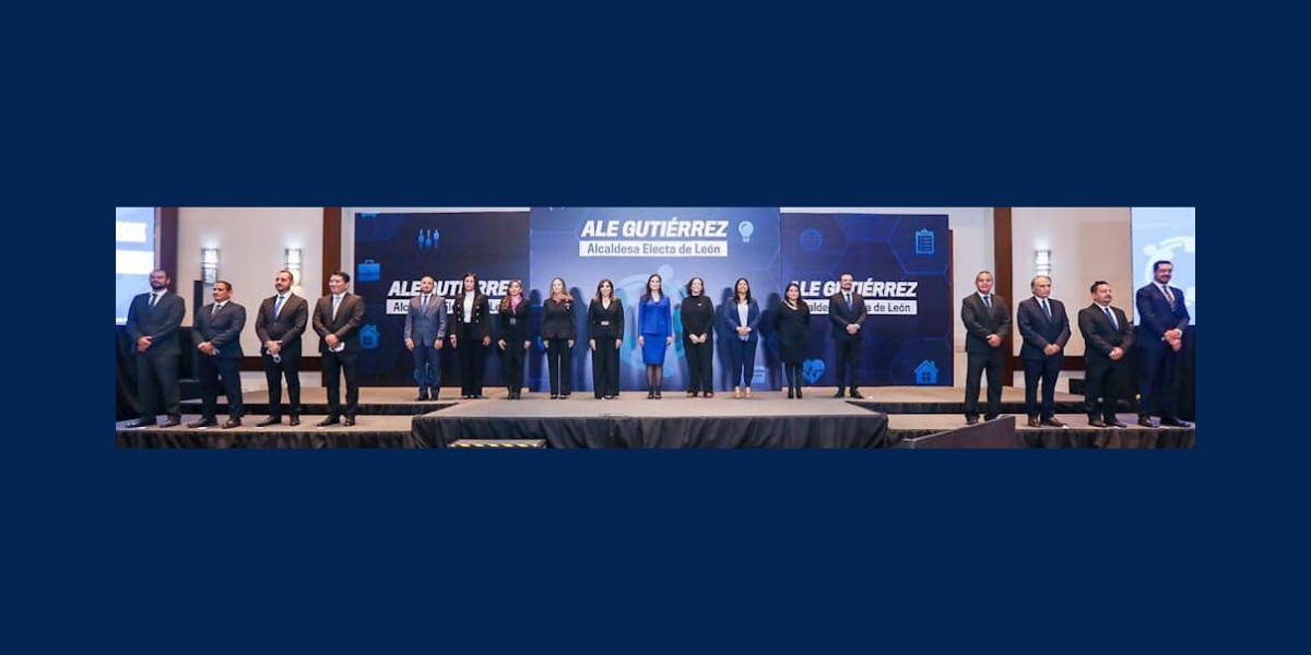 Presenta alcaldesa electa su gabinete legal