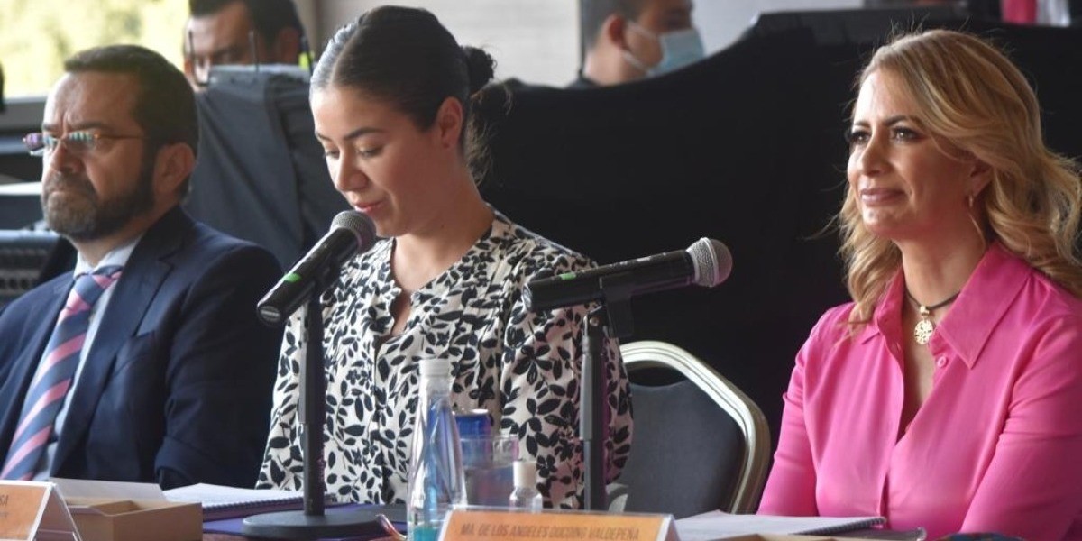 Rinde Angeles Ducoing Informe Anual de la Región Centro-Occidente