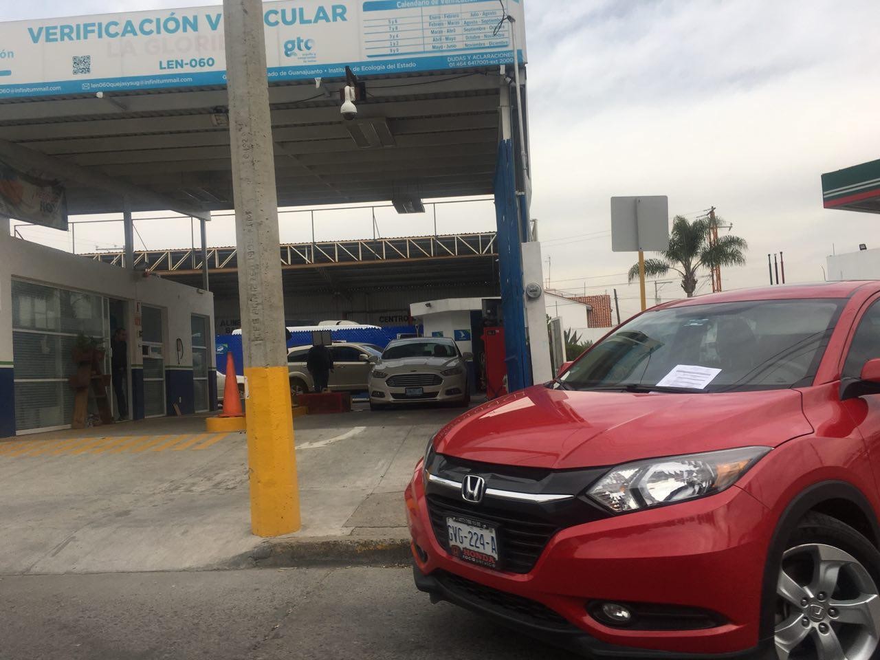 Registra León bajo porcentaje de verificación vehicular