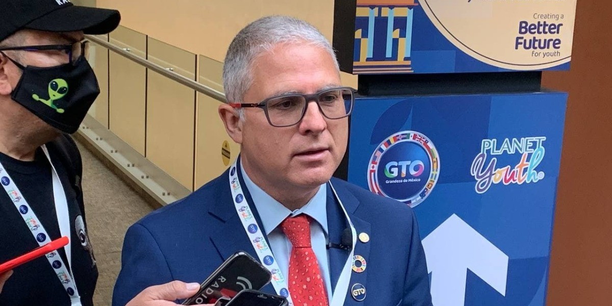 Ómicron no debe frenar regreso a las aulas: OMS