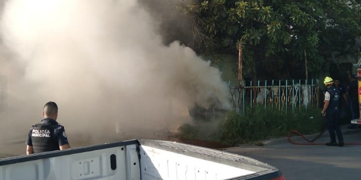 Arde vivienda en Las Arboledas