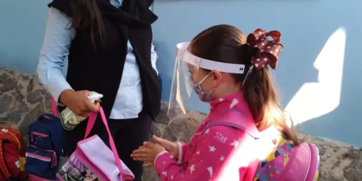 Defiende Diego regreso a las escuelas y la Feria Estatal de León