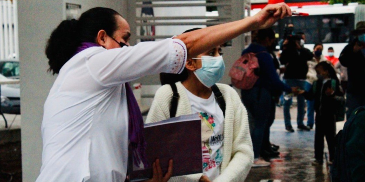 Confirman 64 contagios en escuelas durante primera semana de presencialidad