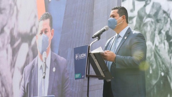 Al gobernador le parece ociosa la veda electoral