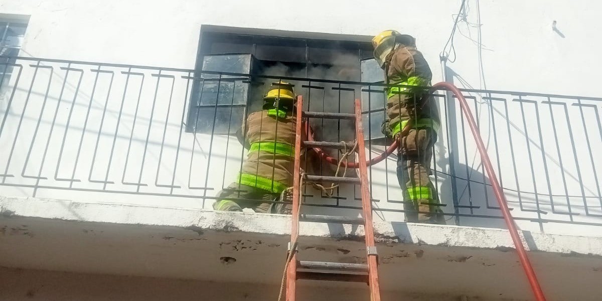 Arde cuarto de vivienda en San Miguel