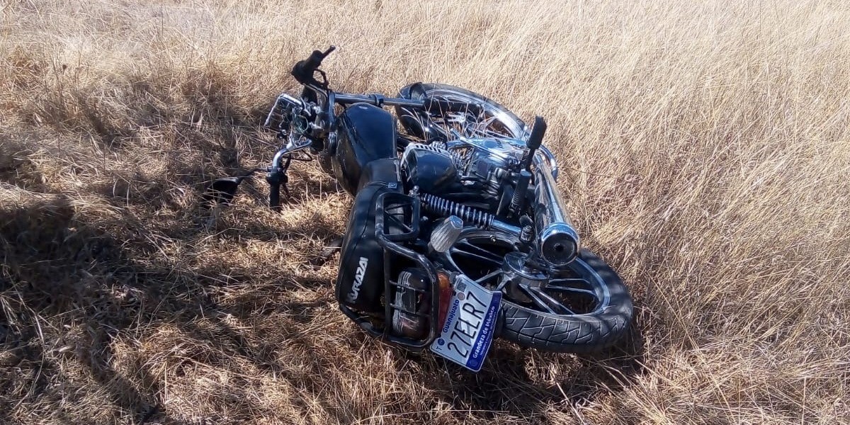 Choque de moto deja cuatro lesionados