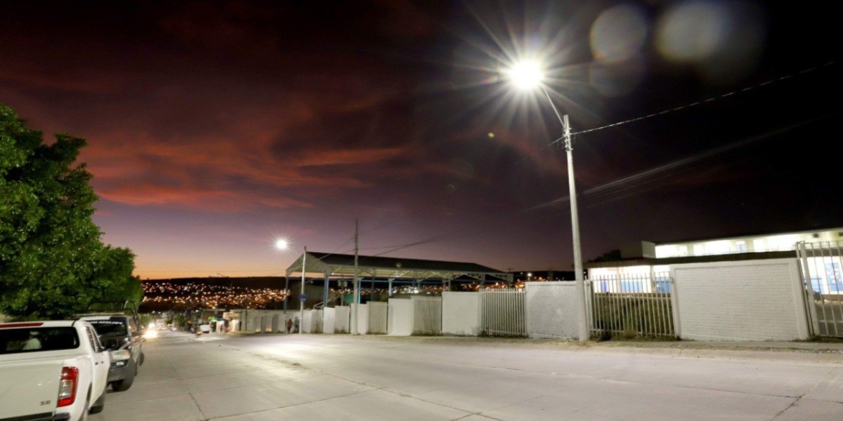 Ahorran 21 millones de pesos en alumbrado público