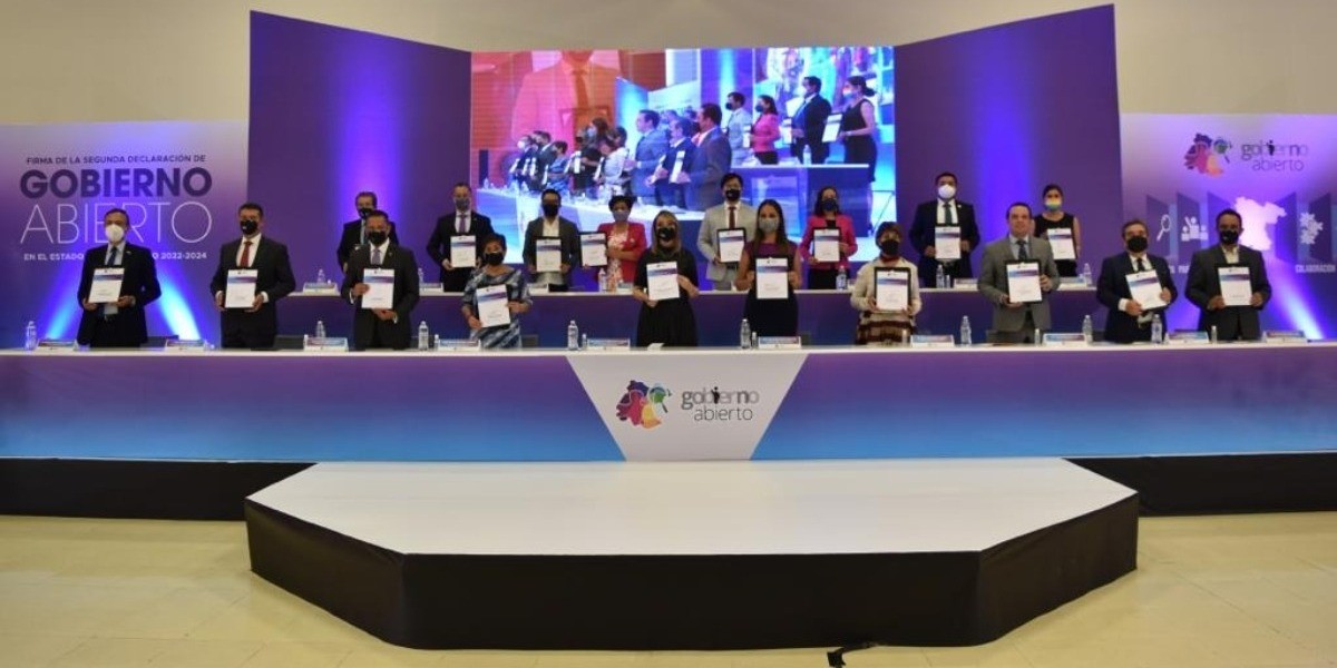 Promueve IACIP participación ciudadana con firma
