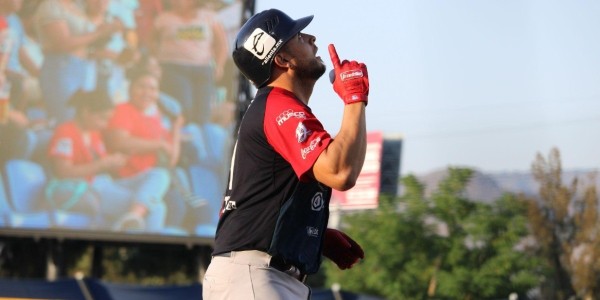 Ganan Bravos de León y emparejan la serie con Piratas de Campeche