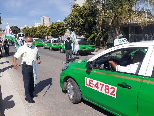 Solicitan taxistas más inspectores que sancionen a incumplidos
