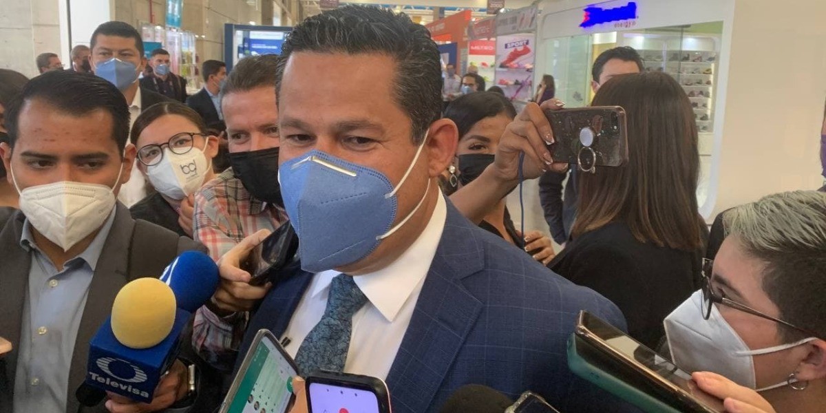 Insiste gobernador a municipios con deuda