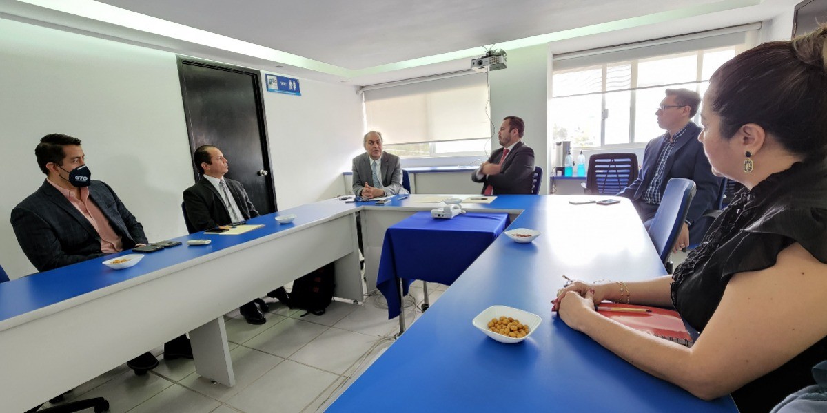 Firman Fondos Guanajuato y la CEAIV Convenio de Colaboración