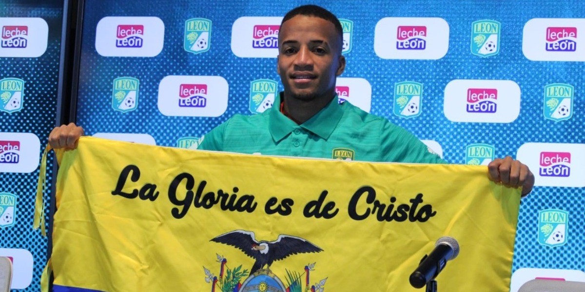 Byron Castillo ya fue presentado con el Club León