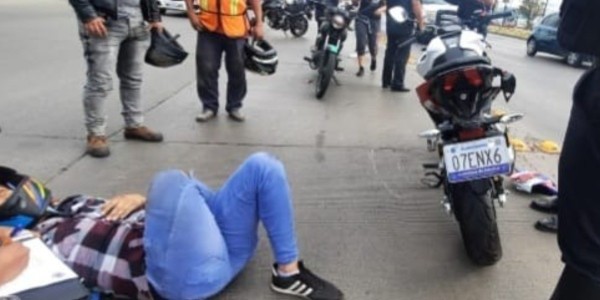 Motociclista queda lesionado en atropello en Agua Azul