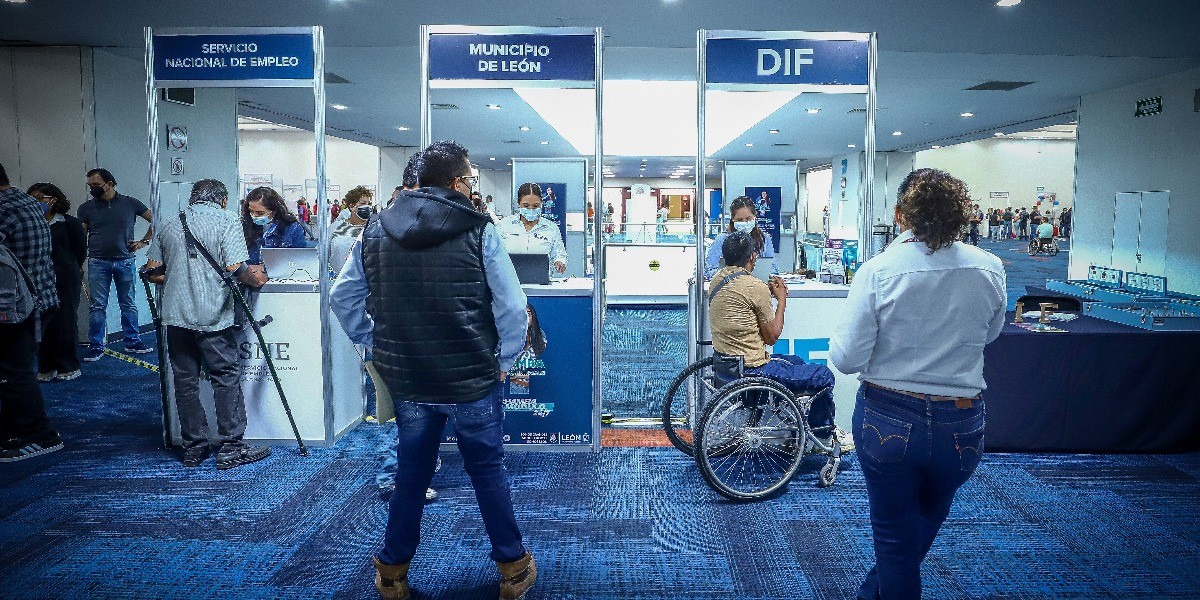 Ofertan 5 mil empleos en Feria de Enlace Laboral