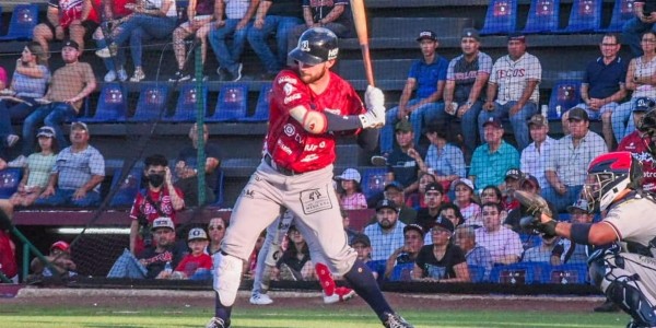 Tecolotes derrota a Bravos de León y se lleva la serie