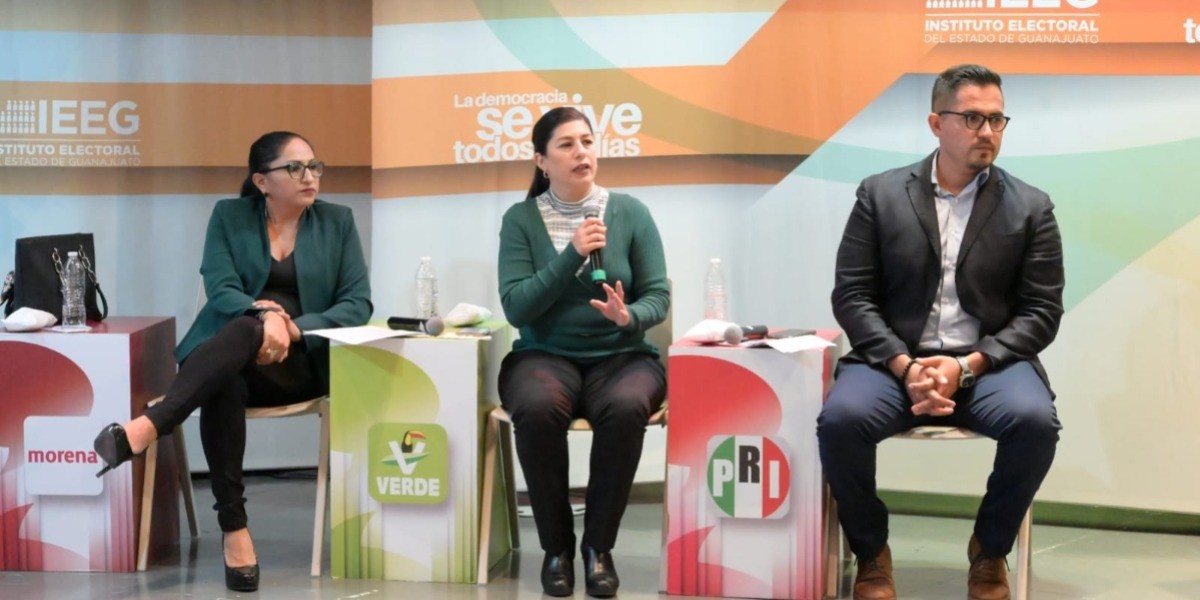 Exponen pendientes para lograr democracia más incluyente