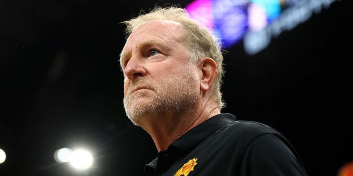 Robert Sarver venderá los Suns y Mercury tras estar suspendido