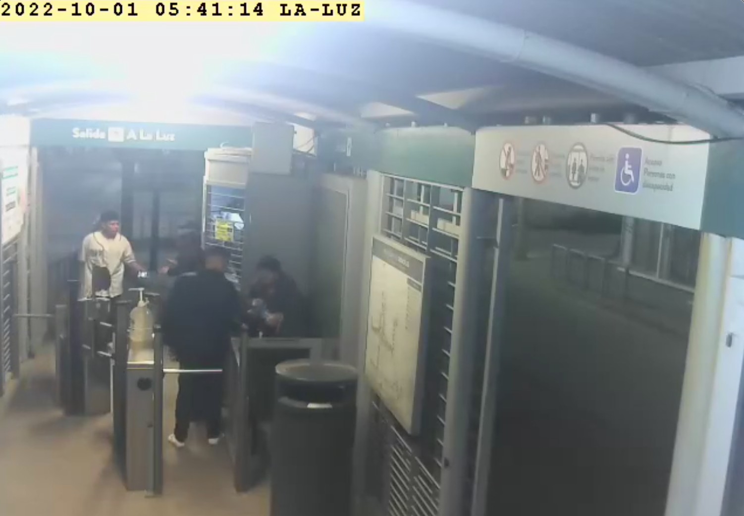 Asaltan a usuarios en el paradero La Luz