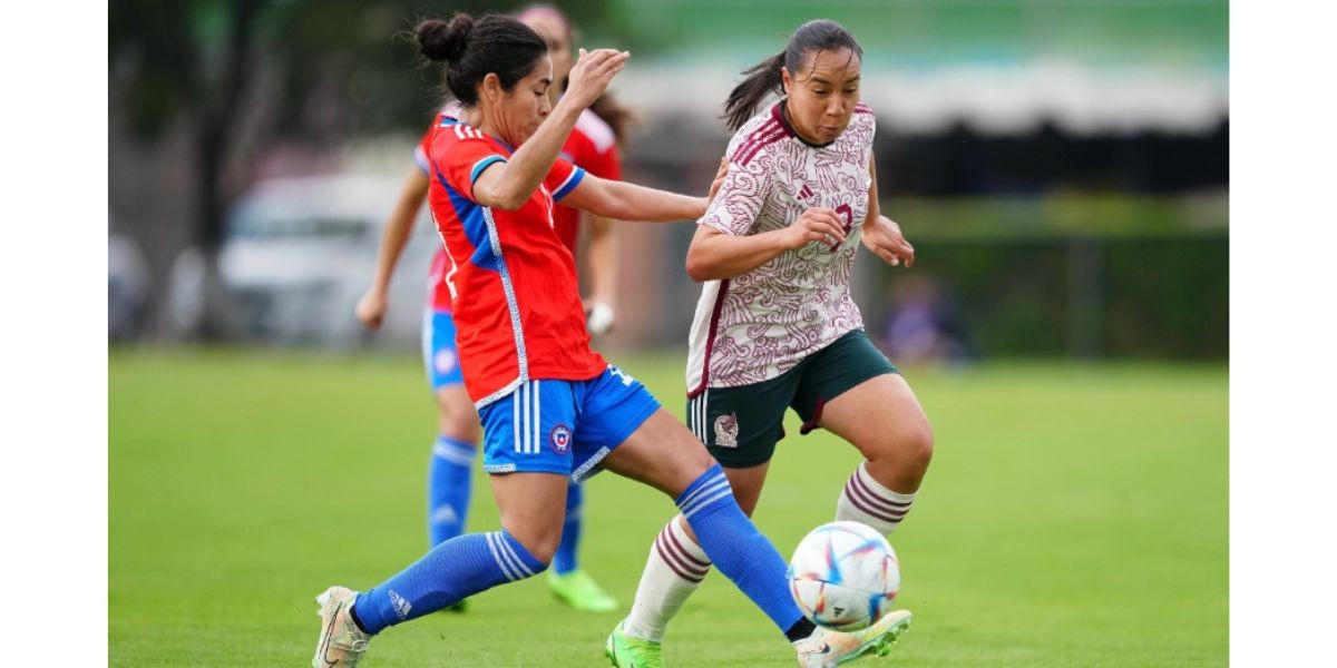 Charlyn Corral volvió a jugar con la selección