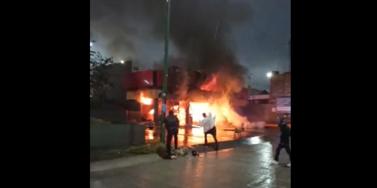 Quema de Oxxo fue hecho aislado: Romero Pacheco