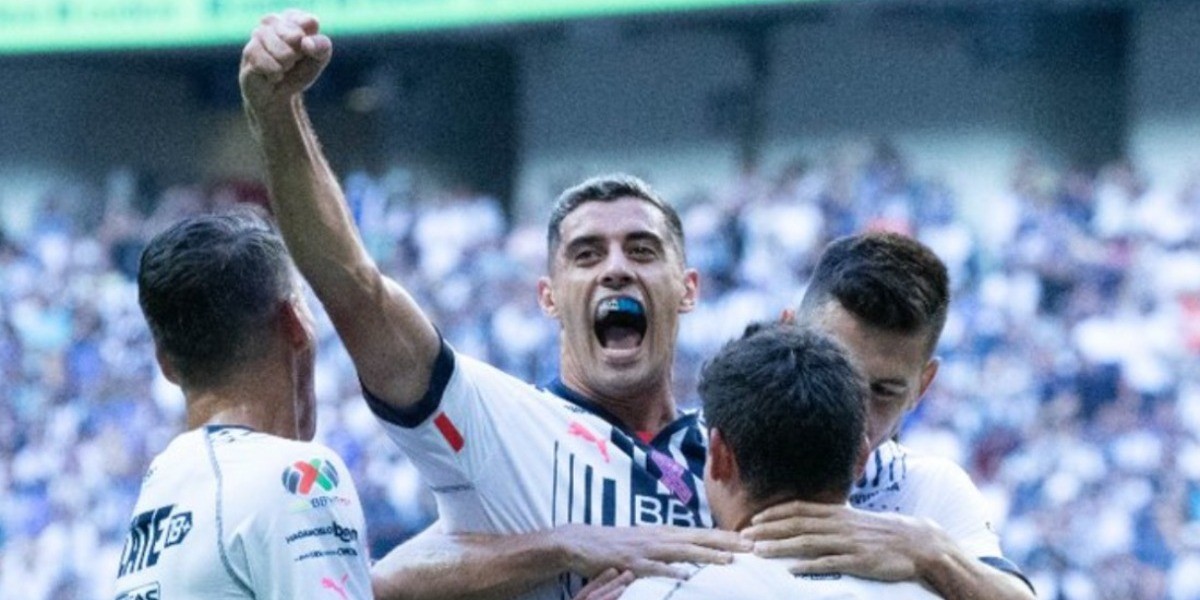 Monterrey golea a Cruz Azul