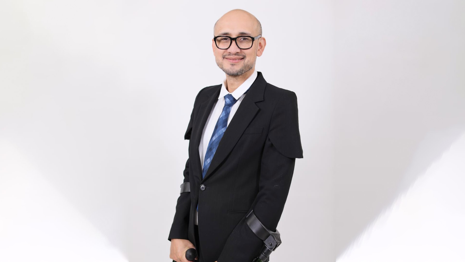 Jugoso finiquito se llevará el ex director del ICL luego de ser despedido