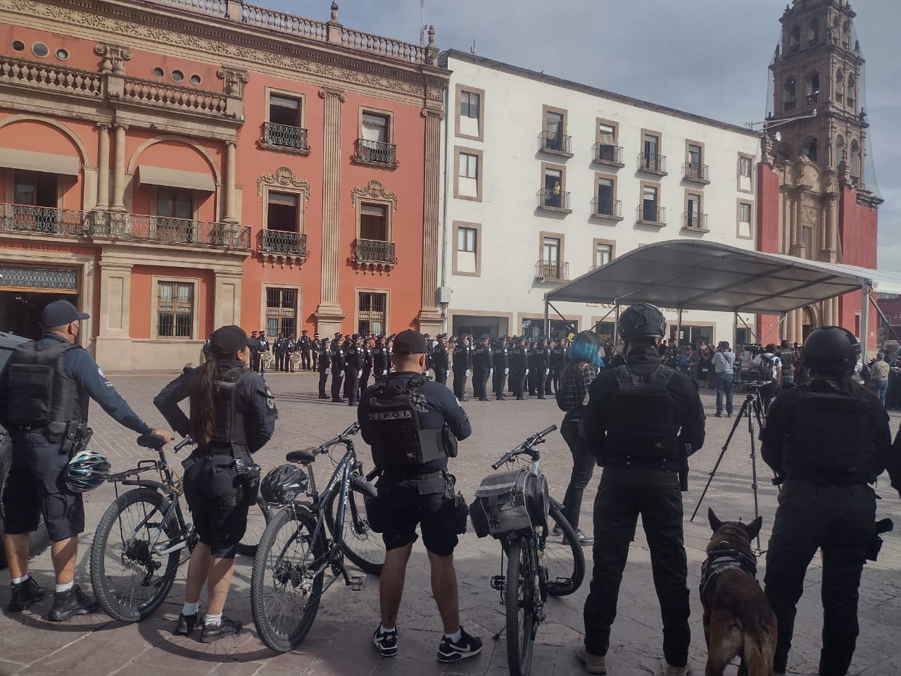 Más uniformes para policías en León