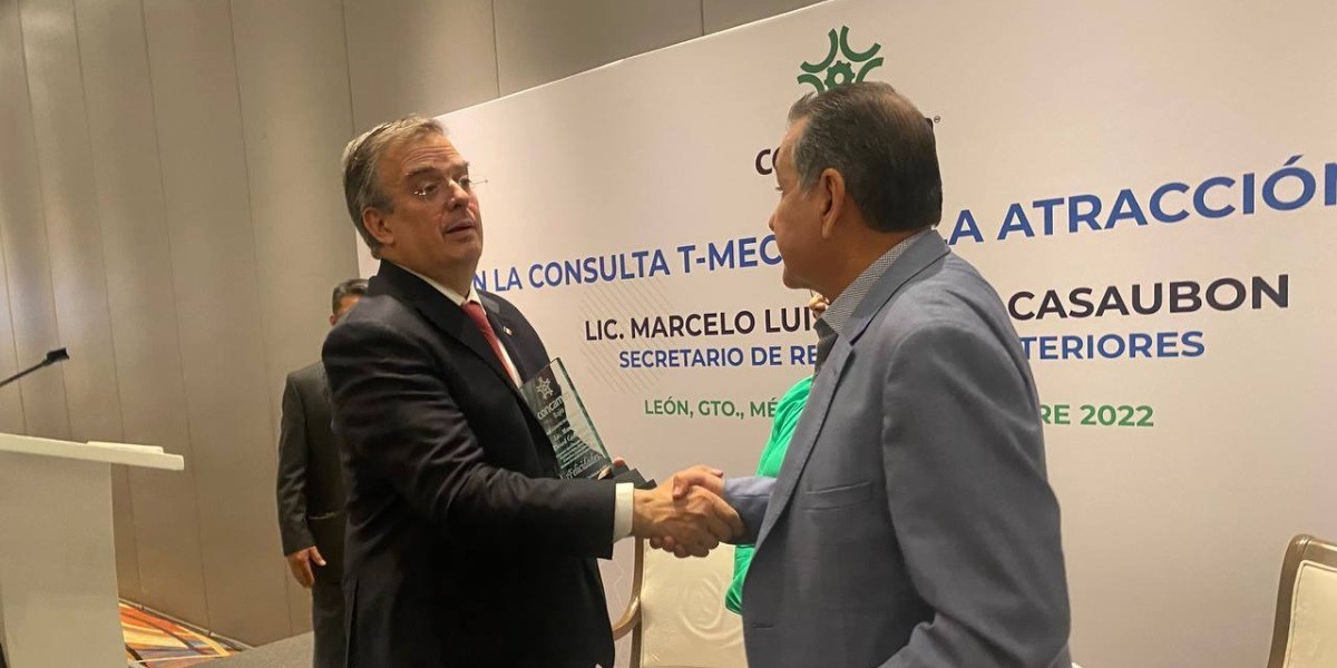 Invita Ebrard a alcaldes a gira de atracción de inversiones en 2023