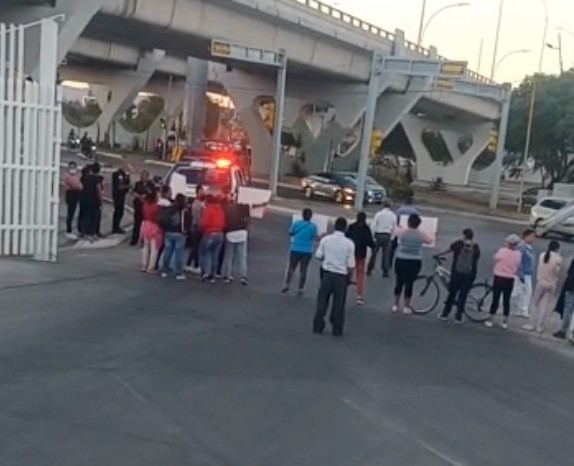 Bloquean acceso a Estación de Transferencia Maravillas