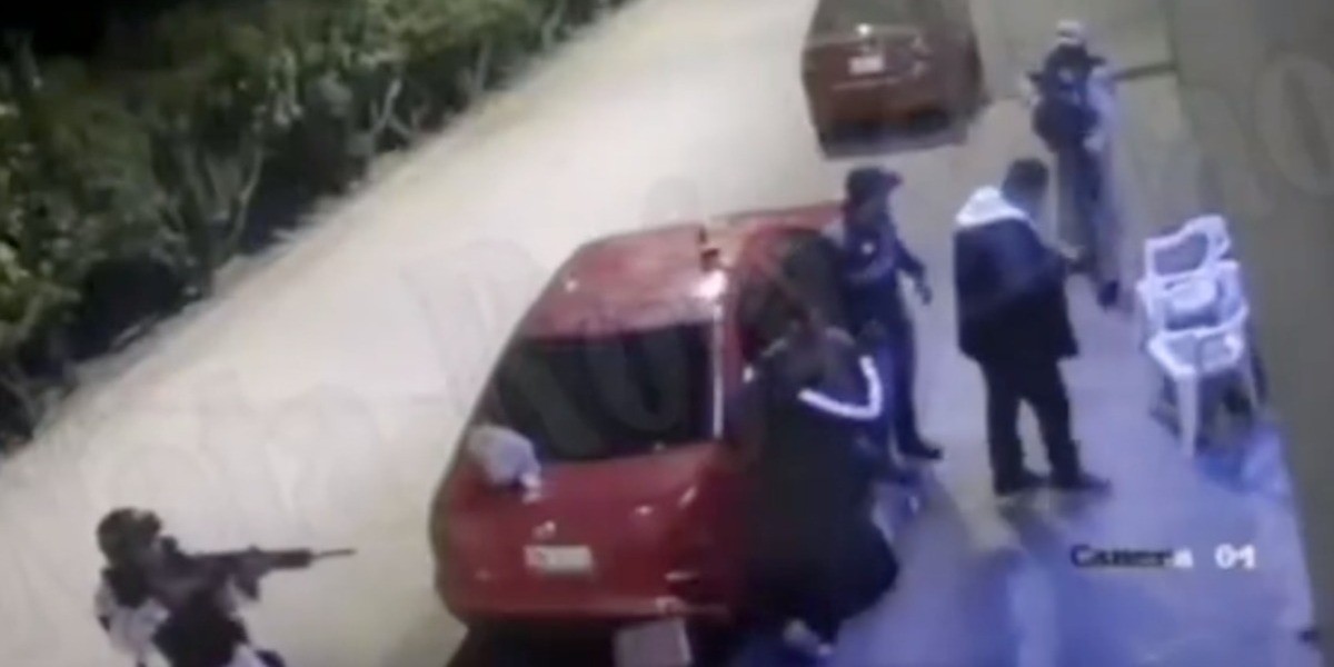 Elemento de Guardia Nacional balea a civil en riña de bar