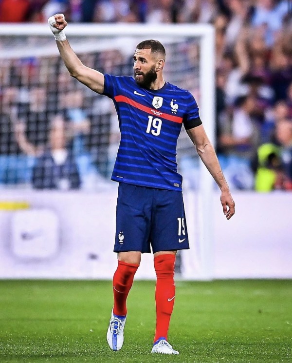 Karim Benzema se retira de la Selección Francesa