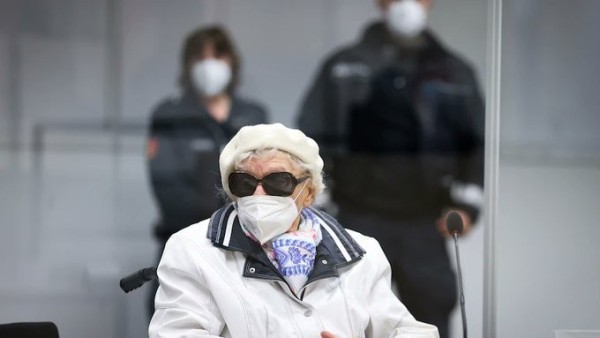 Condenan a exsecretaria nazi de 97 años