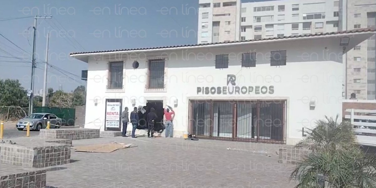 ¡Otra vez! Vuelven a chocar en la glorieta de Placita del Campestre